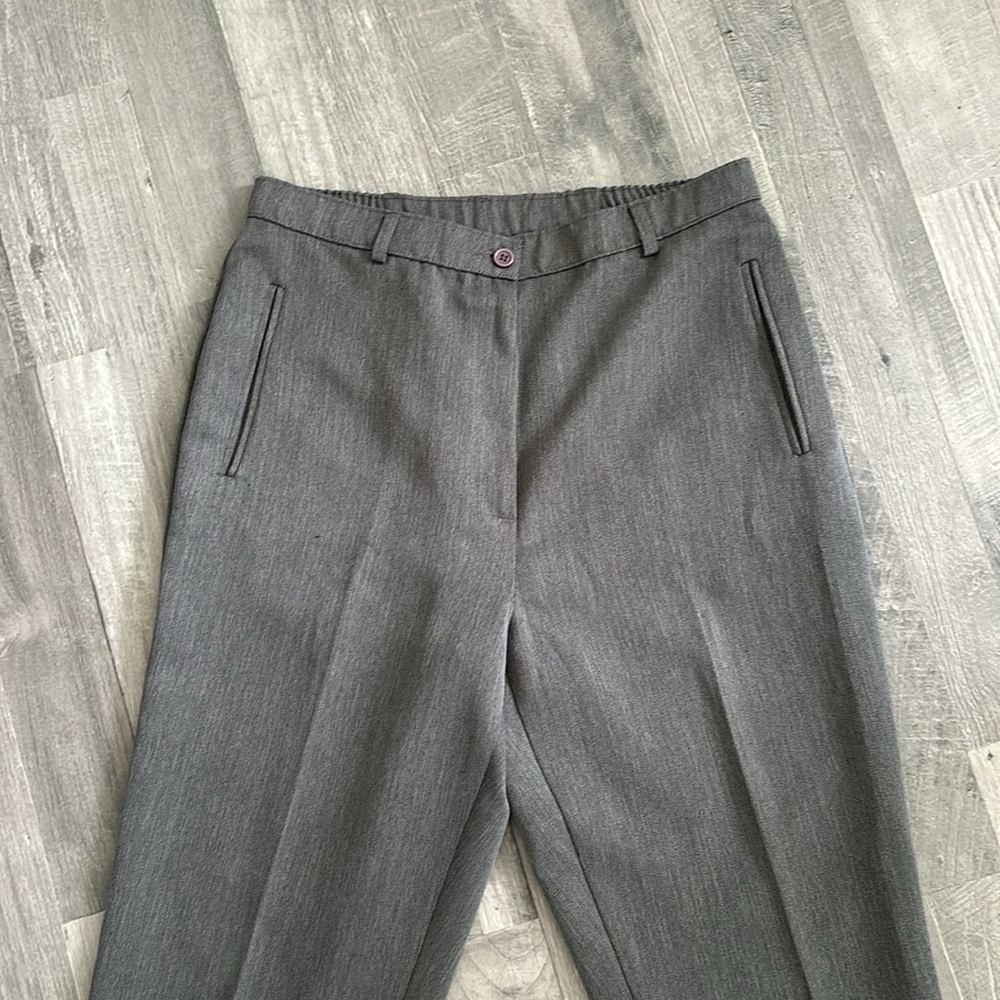 Kim Rogers petite Women’s Gray Elastic Waist Insets With Pockets Pants
⁩ - Picture 2 of 14